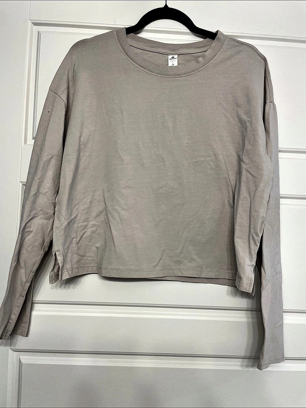 90 Degrees Cotton Deluxe Long Sleeve Tee cropped in Taupe Size Medium Like New